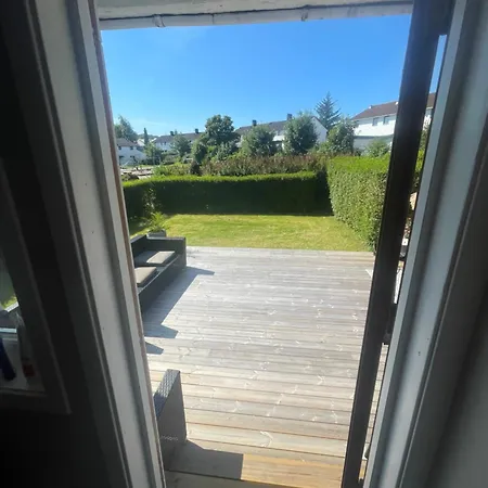 Lägenhet House In - 5 Min Walk To The Ons 2024